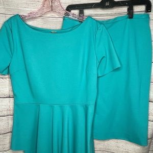 Size 4 small Elie Tahari 2 piece skirt & top